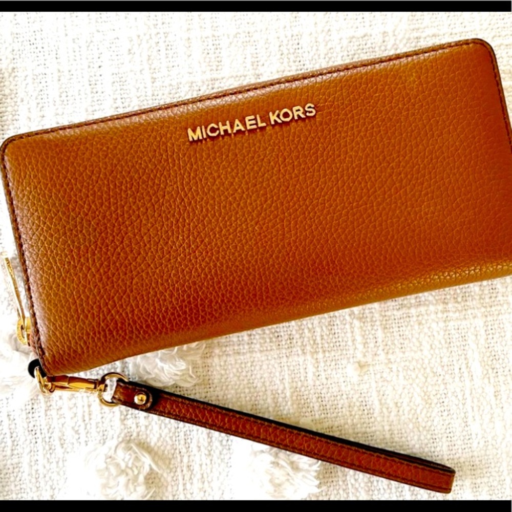 Michael Kors Double Zip, Wallet/Wristlet. Acorn/Brown Pebbled Genuine Leather